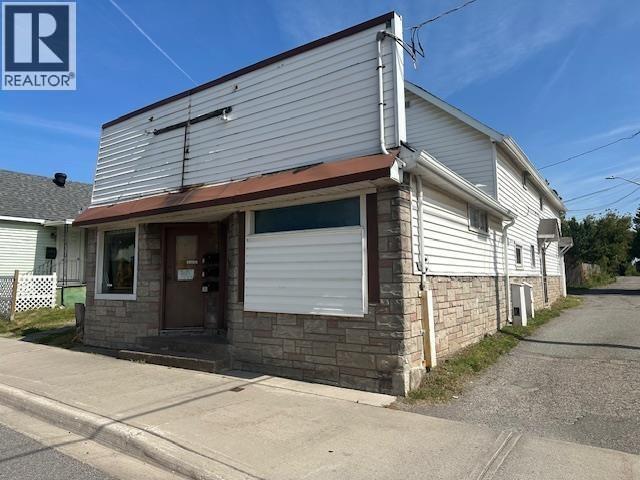160 Bruce St, Sault Ste. Marie, Ontario  P6A 2X8 - Photo 3 - SM252390