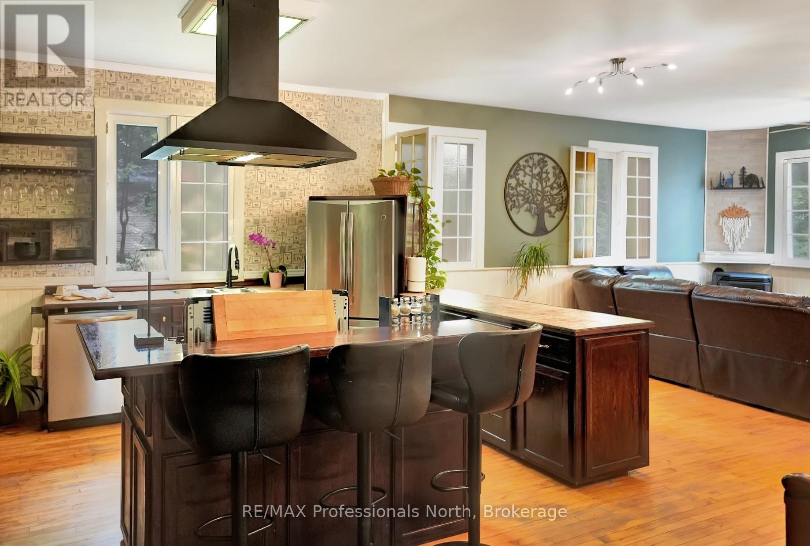 1018 St. Andrews Court, Dysart Et Al, Ontario  K0M 1S0 - Photo 11 - X12366410