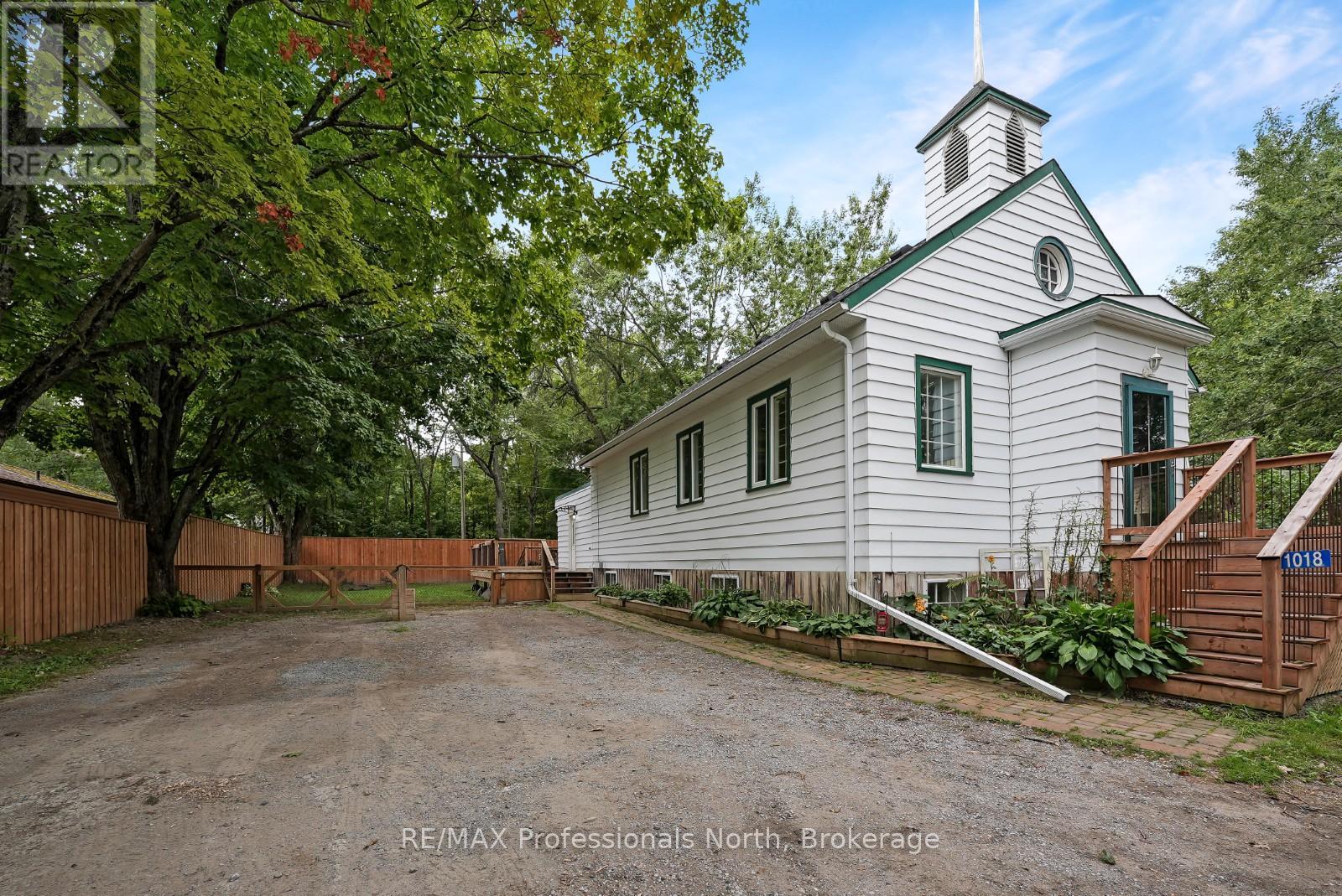 1018 St. Andrews Court, Dysart Et Al, Ontario  K0M 1S0 - Photo 4 - X12366410