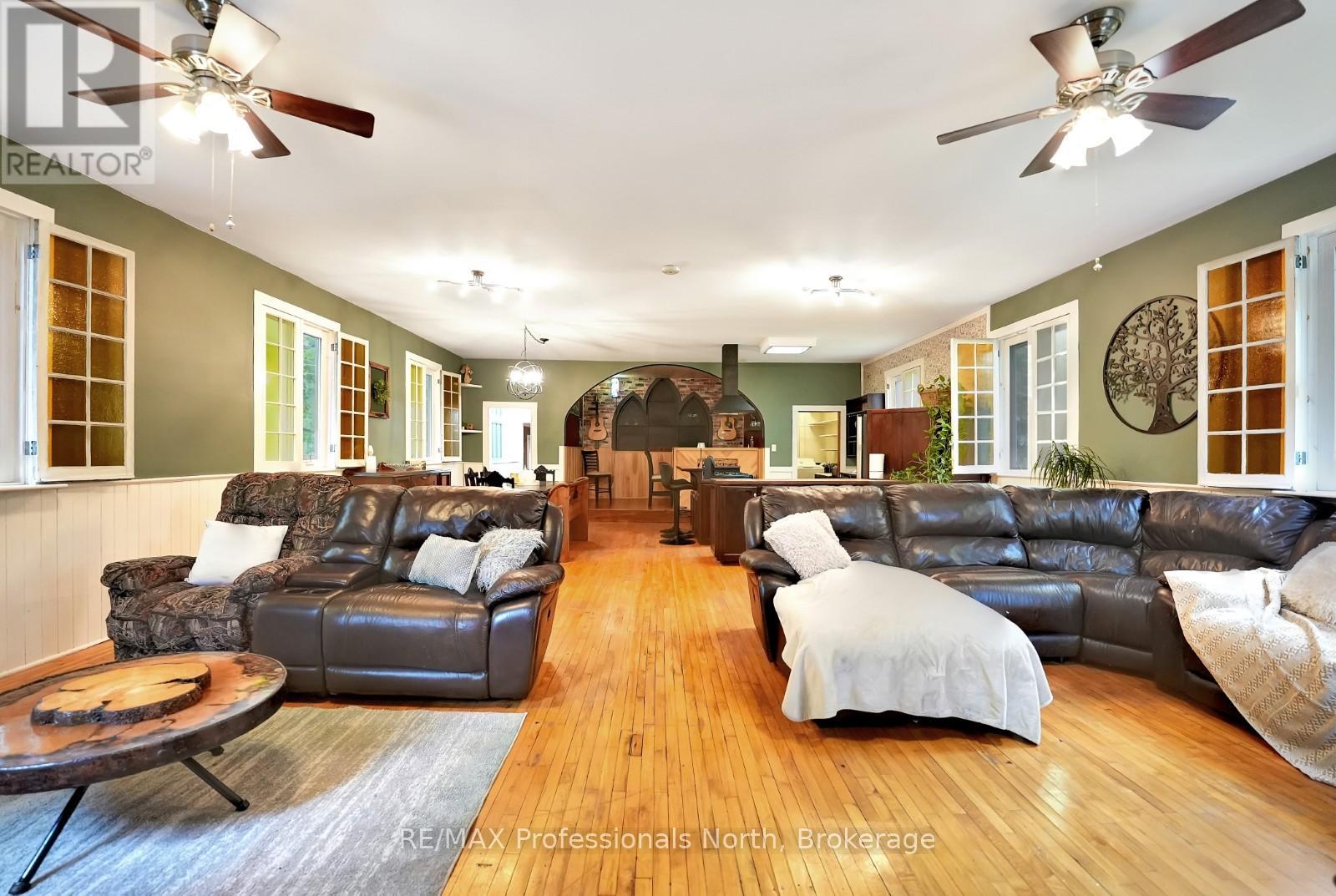 1018 St. Andrews Court, Dysart Et Al, Ontario  K0M 1S0 - Photo 5 - X12366410