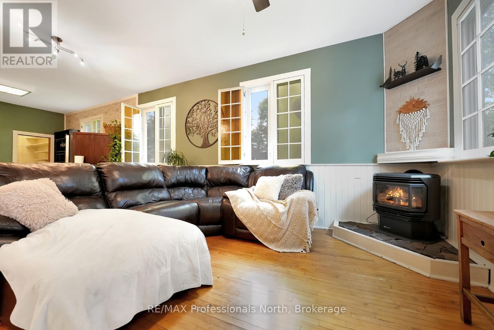 1018 St. Andrews Court, Dysart Et Al, Ontario  K0M 1S0 - Photo 7 - X12366410