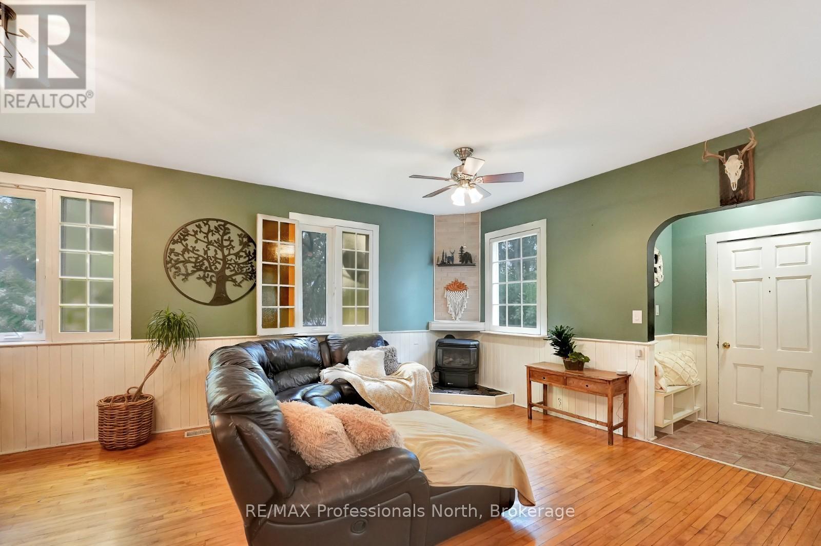 1018 St. Andrews Court, Dysart Et Al, Ontario  K0M 1S0 - Photo 8 - X12366410