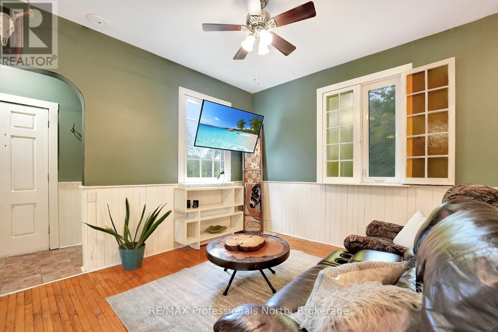 1018 St. Andrews Court, Dysart Et Al, Ontario  K0M 1S0 - Photo 9 - X12366410