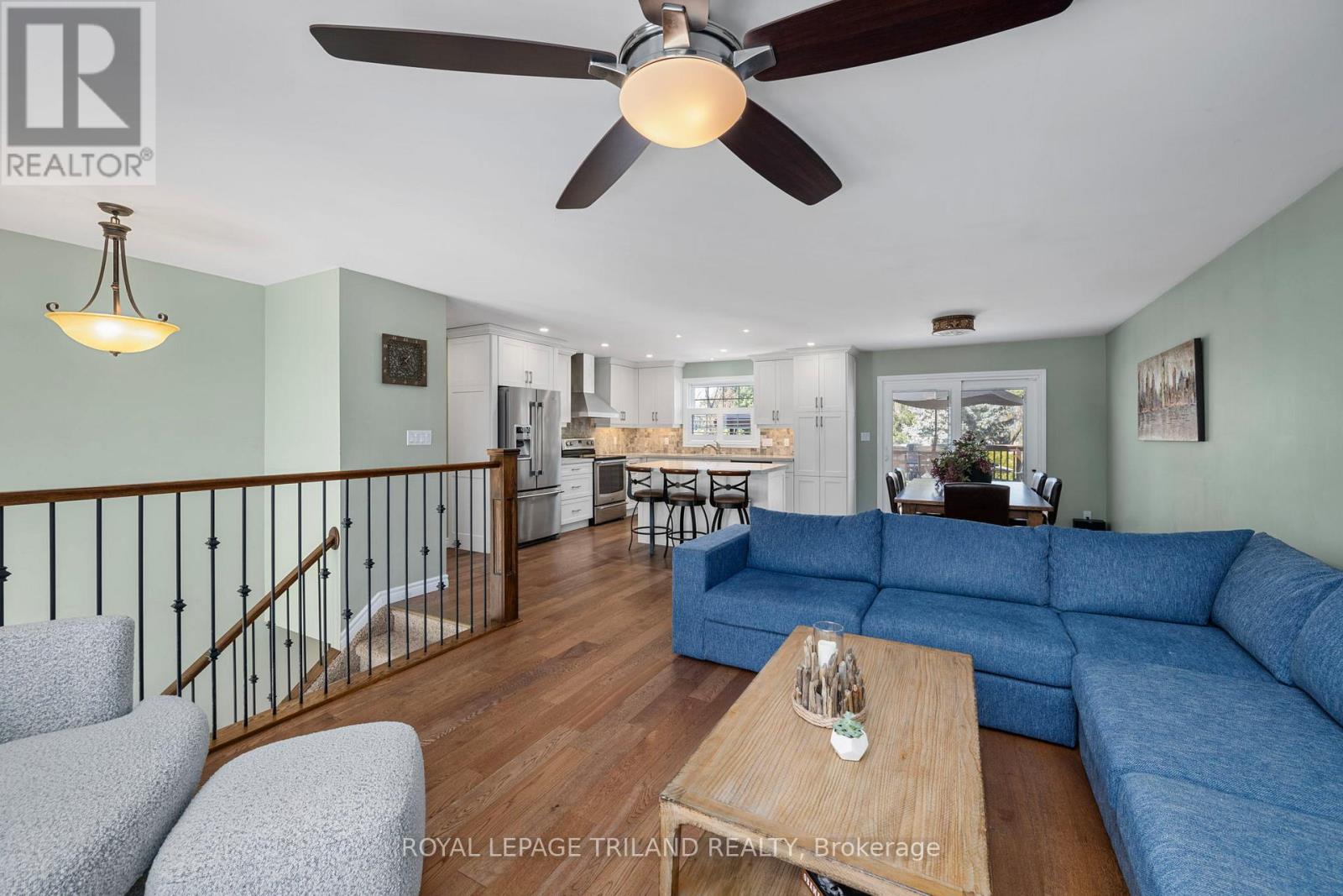 5410 Lake Valley Grove Road, Lambton Shores, Ontario  N0N 1J7 - Photo 10 - X12366383