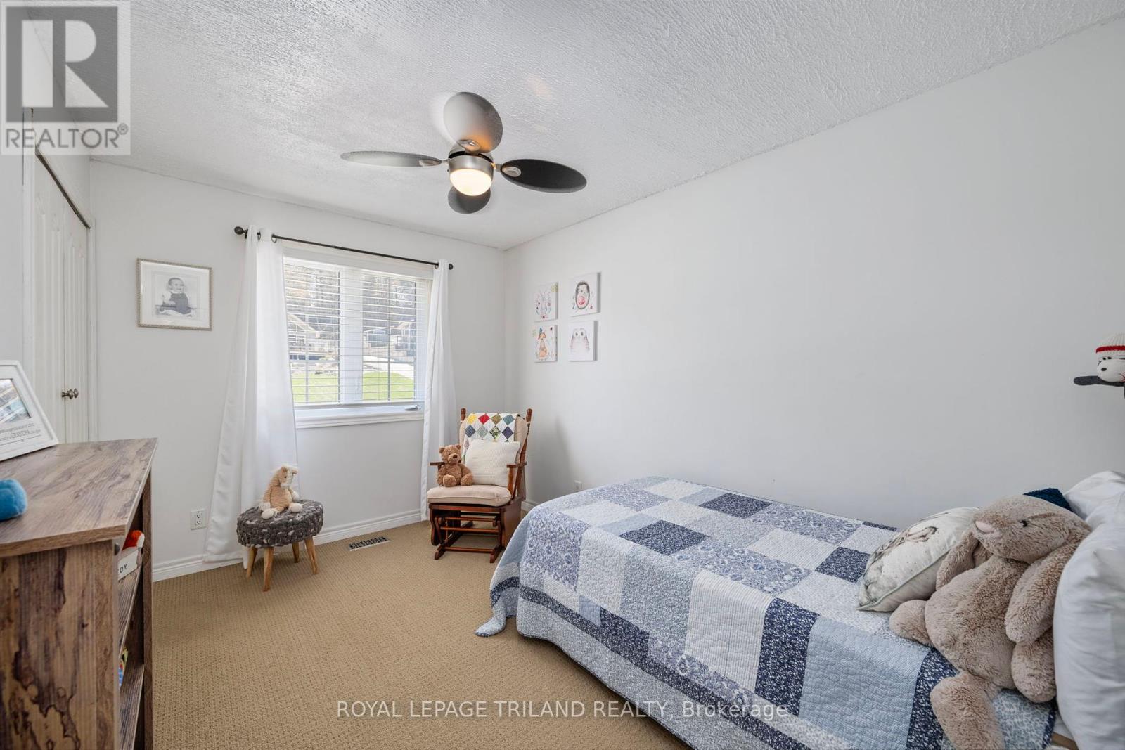 5410 Lake Valley Grove Road, Lambton Shores, Ontario  N0N 1J7 - Photo 16 - X12366383