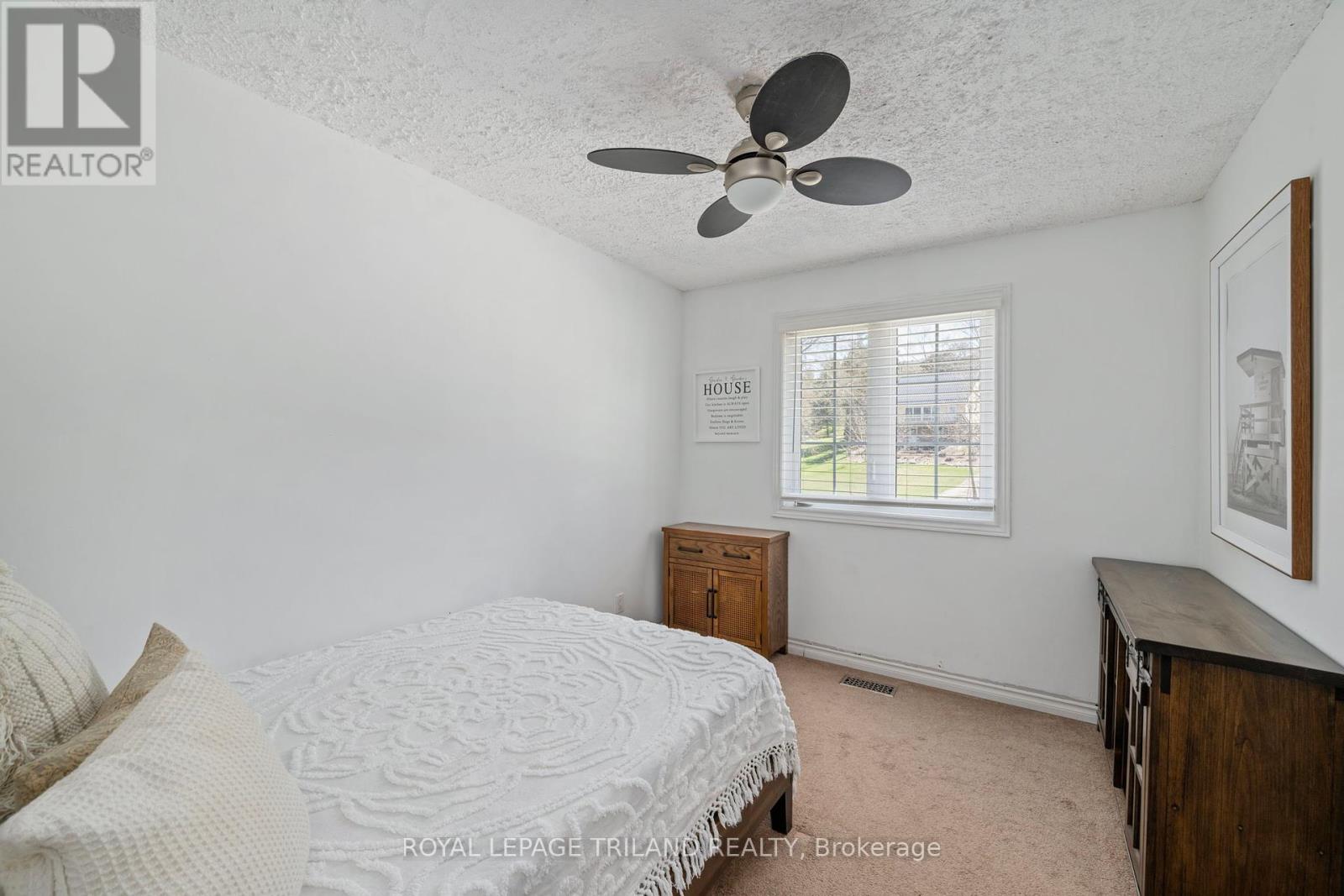 5410 Lake Valley Grove Road, Lambton Shores, Ontario  N0N 1J7 - Photo 17 - X12366383