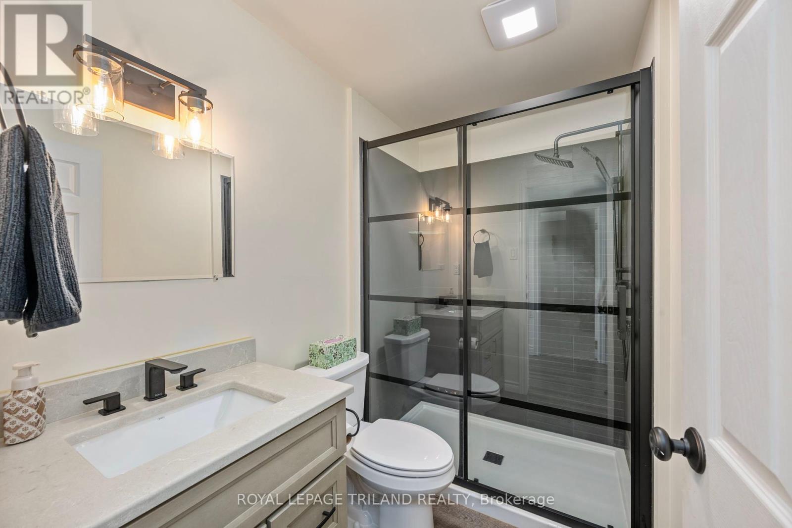 5410 Lake Valley Grove Road, Lambton Shores, Ontario  N0N 1J7 - Photo 19 - X12366383