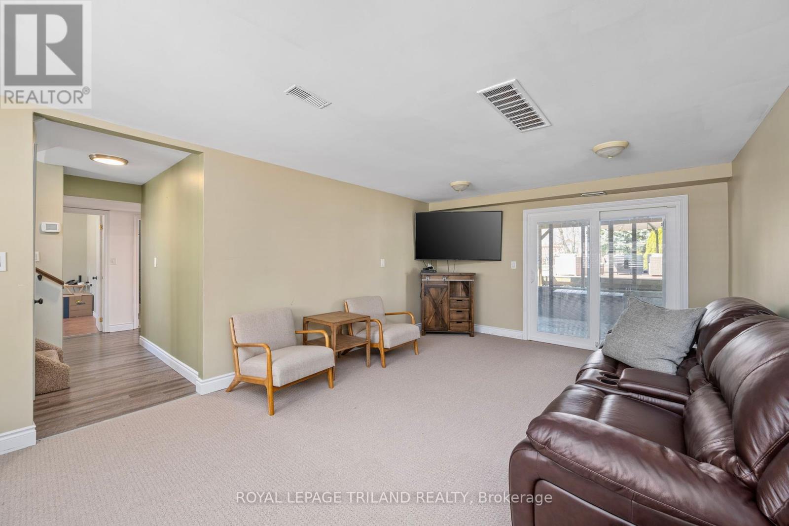 5410 Lake Valley Grove Road, Lambton Shores, Ontario  N0N 1J7 - Photo 23 - X12366383