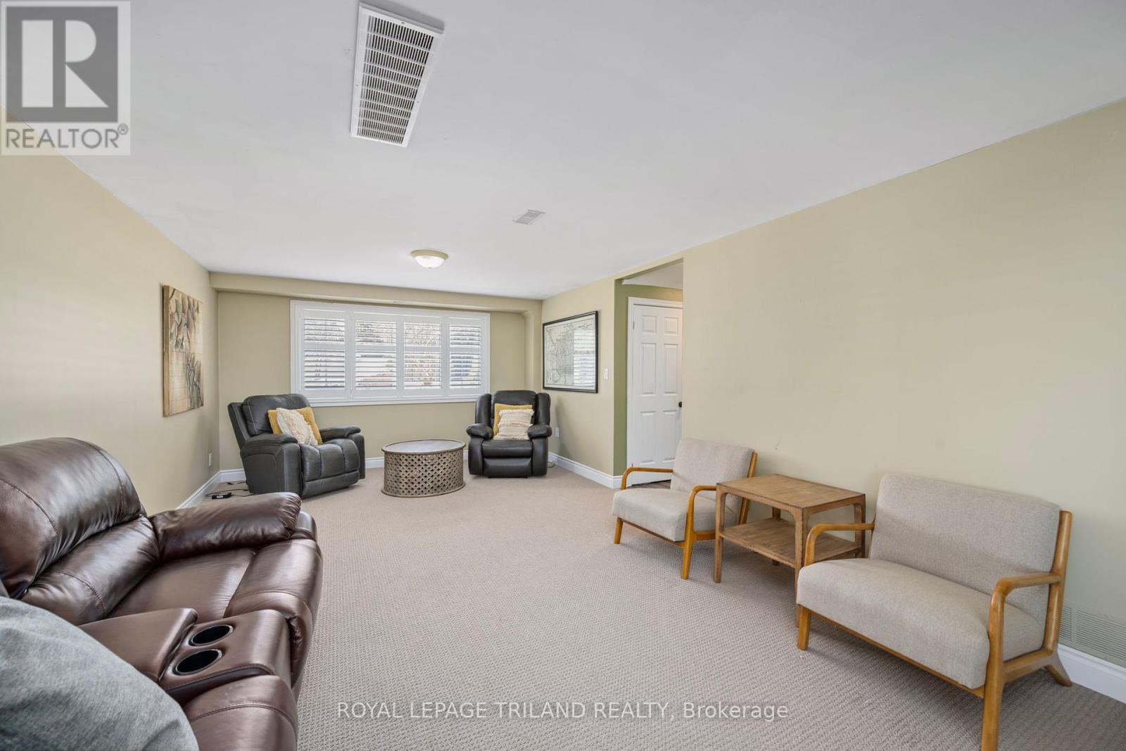 5410 Lake Valley Grove Road, Lambton Shores, Ontario  N0N 1J7 - Photo 24 - X12366383