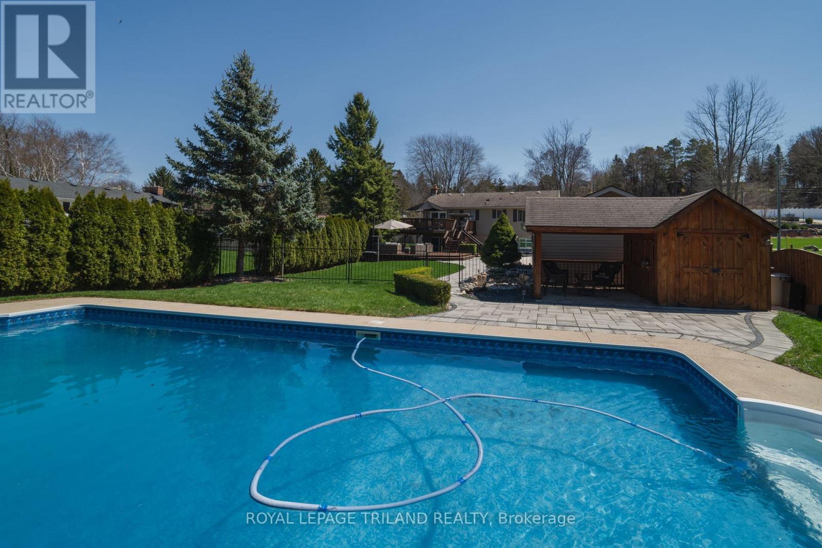 5410 Lake Valley Grove Road, Lambton Shores, Ontario  N0N 1J7 - Photo 26 - X12366383