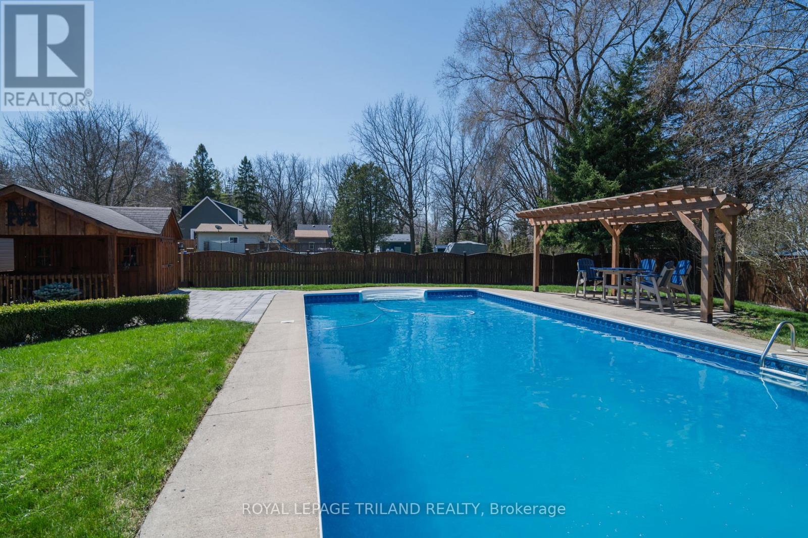 5410 Lake Valley Grove Road, Lambton Shores, Ontario  N0N 1J7 - Photo 29 - X12366383