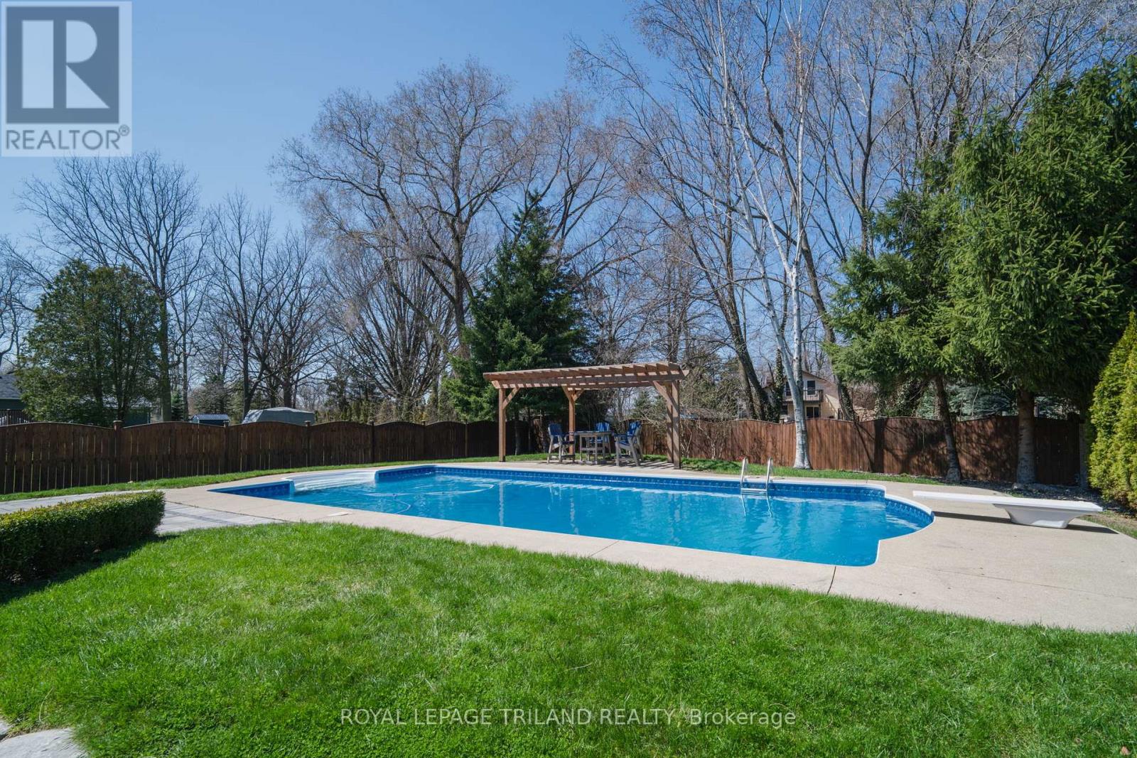 5410 Lake Valley Grove Road, Lambton Shores, Ontario  N0N 1J7 - Photo 30 - X12366383
