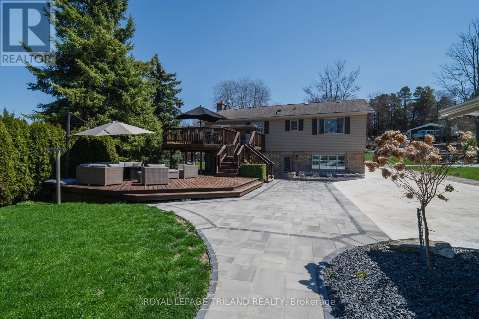 5410 Lake Valley Grove Road, Lambton Shores, Ontario  N0N 1J7 - Photo 31 - X12366383
