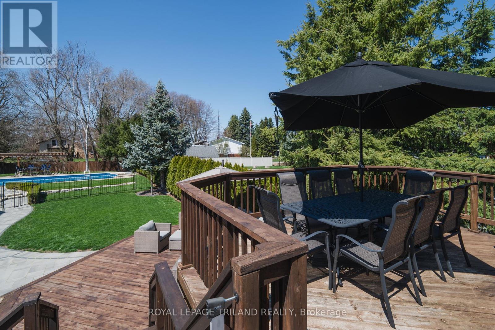 5410 Lake Valley Grove Road, Lambton Shores, Ontario  N0N 1J7 - Photo 34 - X12366383