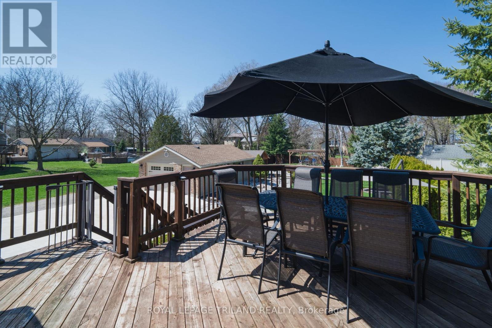 5410 Lake Valley Grove Road, Lambton Shores, Ontario  N0N 1J7 - Photo 35 - X12366383