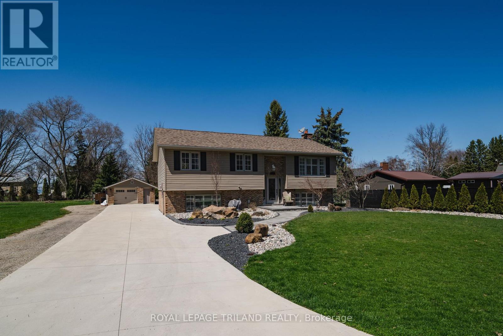 5410 Lake Valley Grove Road, Lambton Shores, Ontario  N0N 1J7 - Photo 48 - X12366383