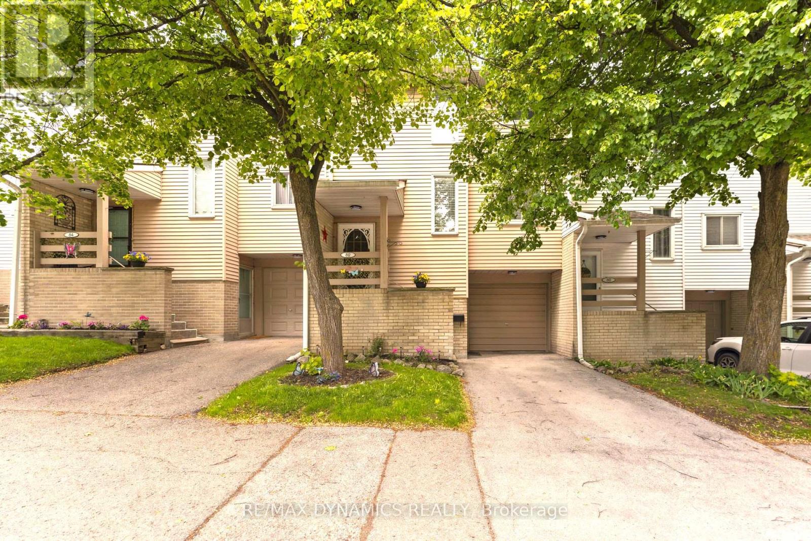 82 Lynden Circle, Halton Hills, Ontario  L7G 4Y8 - Photo 1 - W12366247