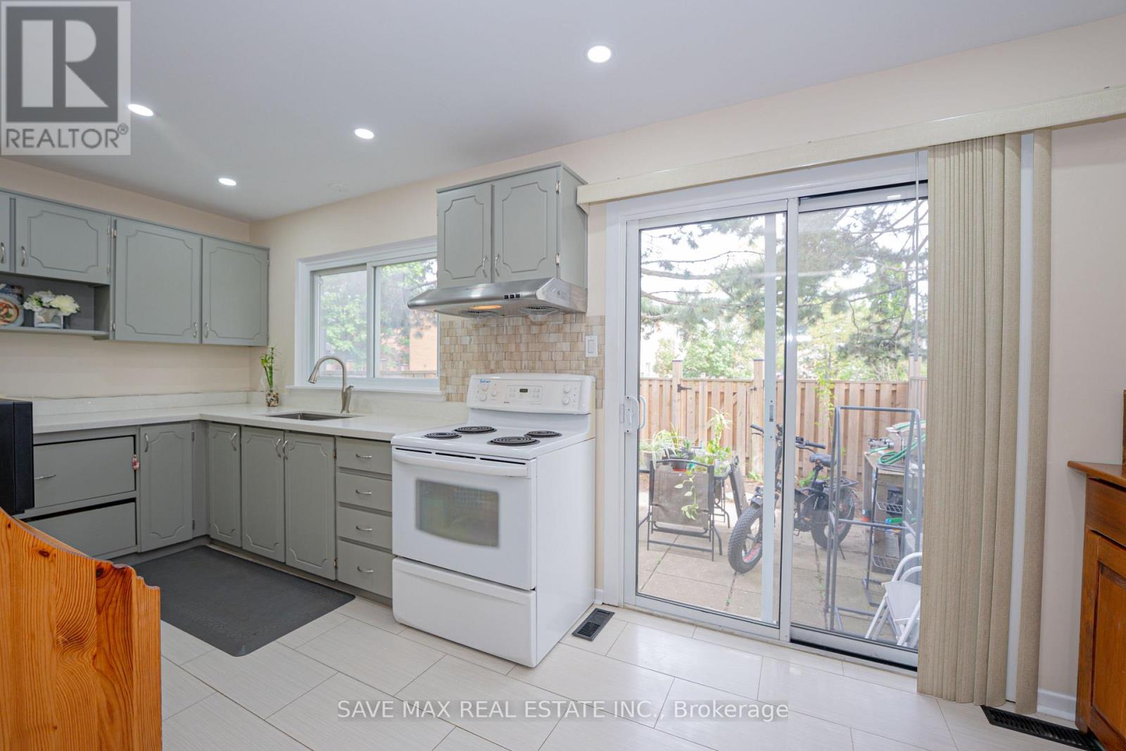68 - 1020 Central Park Drive, Brampton, Ontario  L6S 3J5 - Photo 13 - W12366257