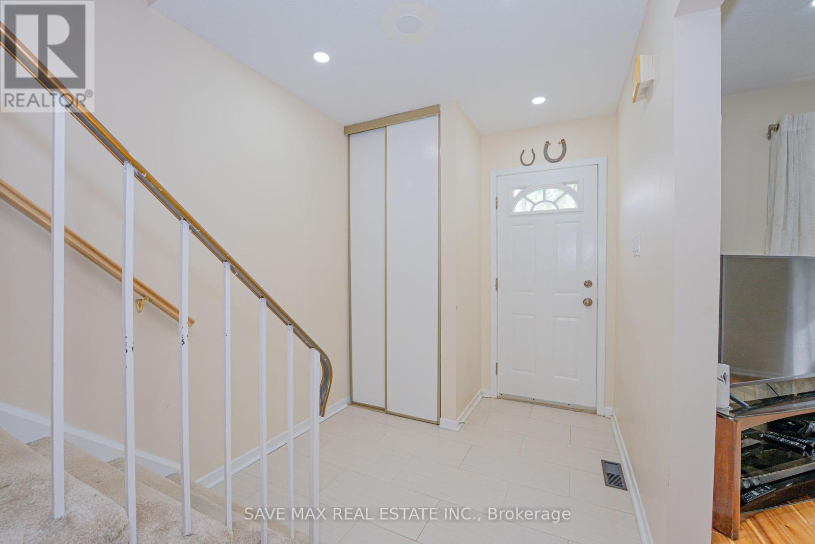 68 - 1020 Central Park Drive, Brampton, Ontario  L6S 3J5 - Photo 7 - W12366257