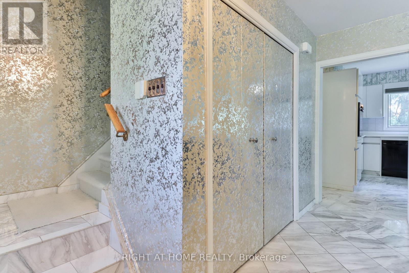 106 Grandravine Drive, Toronto, Ontario  M3J 1B4 - Photo 15 - W12366304