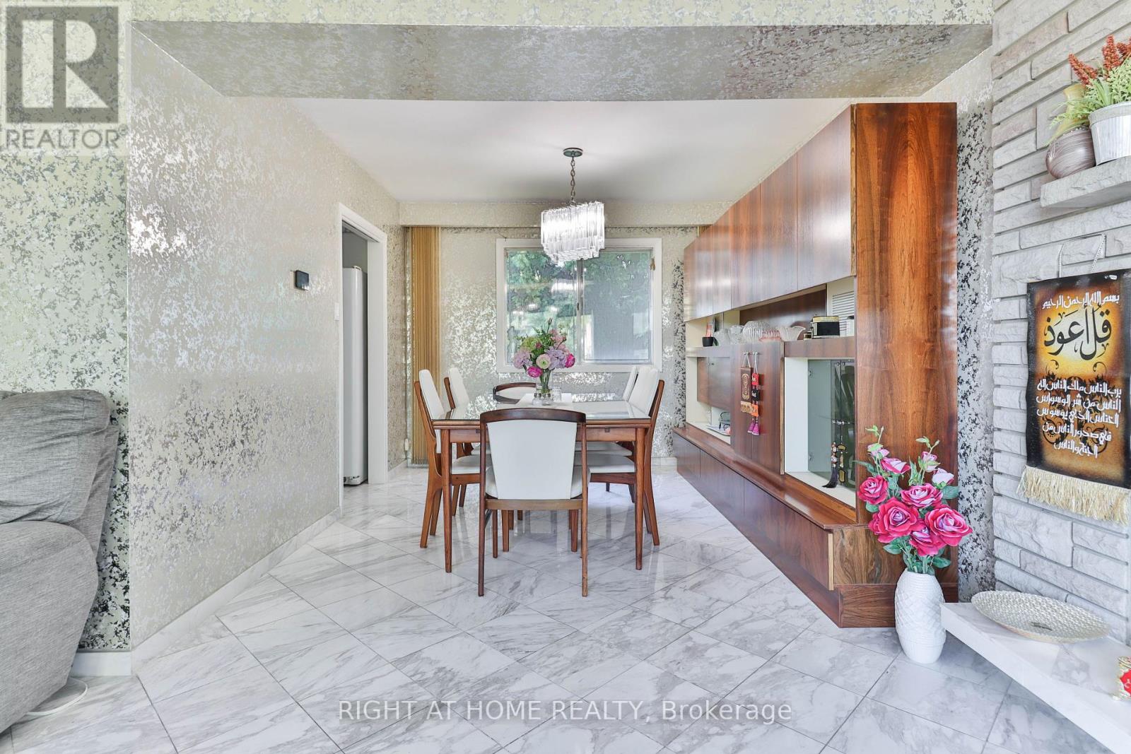 106 Grandravine Drive, Toronto, Ontario  M3J 1B4 - Photo 24 - W12366304