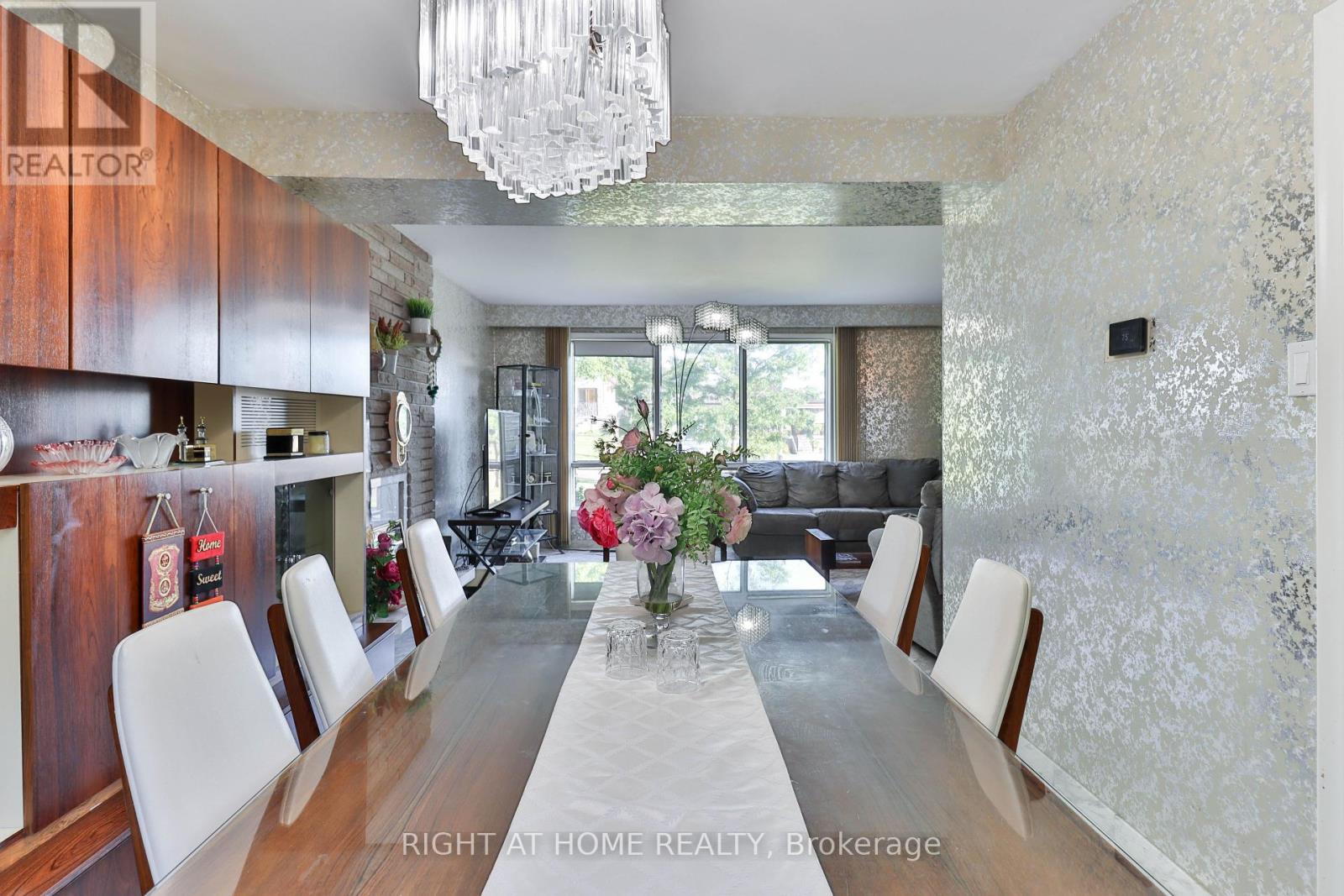 106 Grandravine Drive, Toronto, Ontario  M3J 1B4 - Photo 25 - W12366304