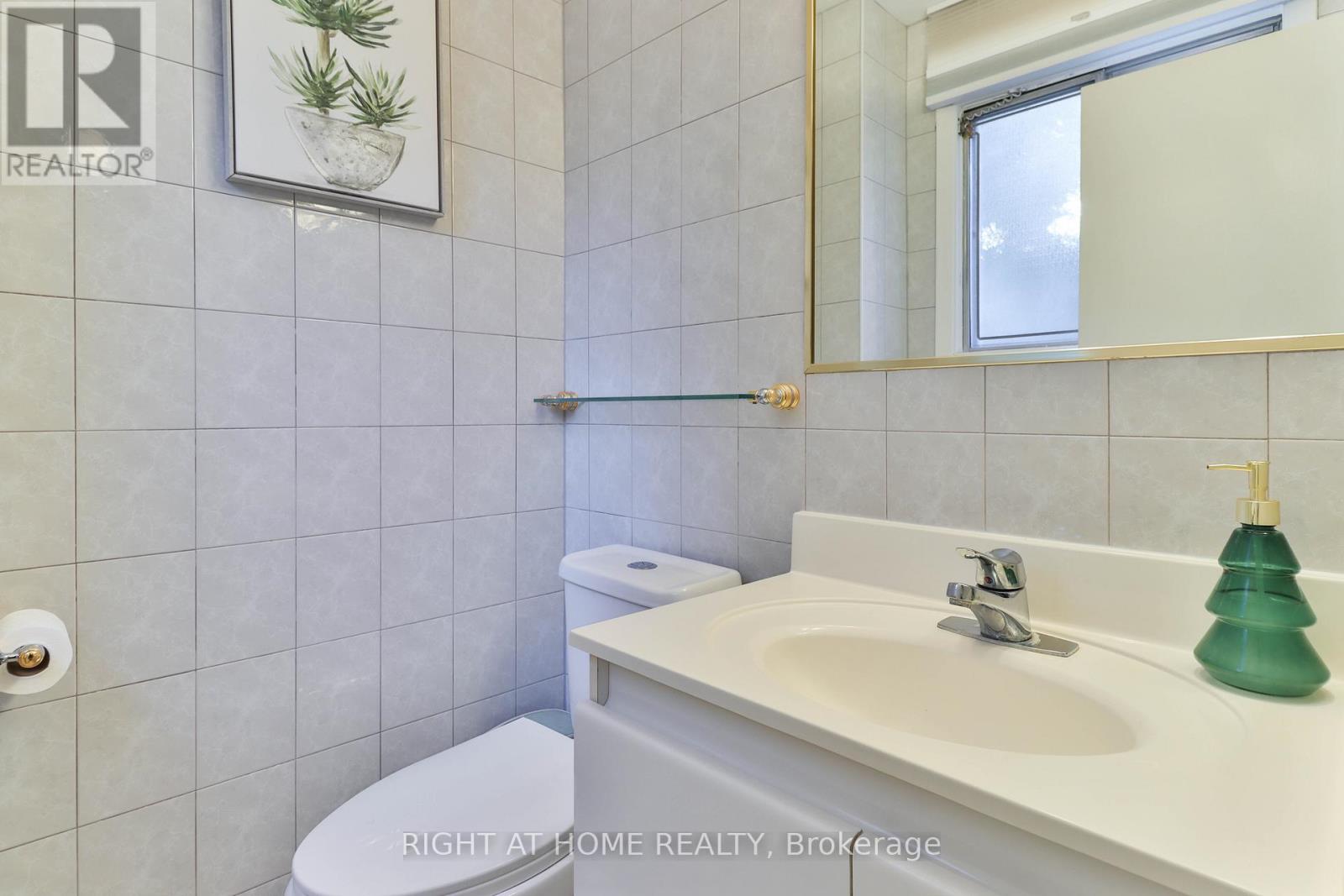 106 Grandravine Drive, Toronto, Ontario  M3J 1B4 - Photo 32 - W12366304