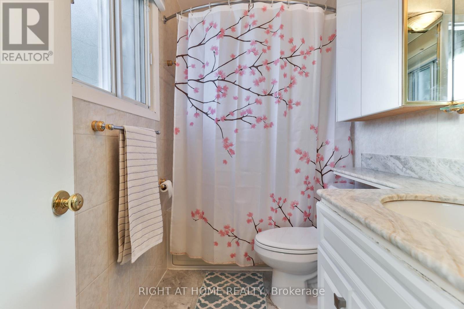 106 Grandravine Drive, Toronto, Ontario  M3J 1B4 - Photo 44 - W12366304