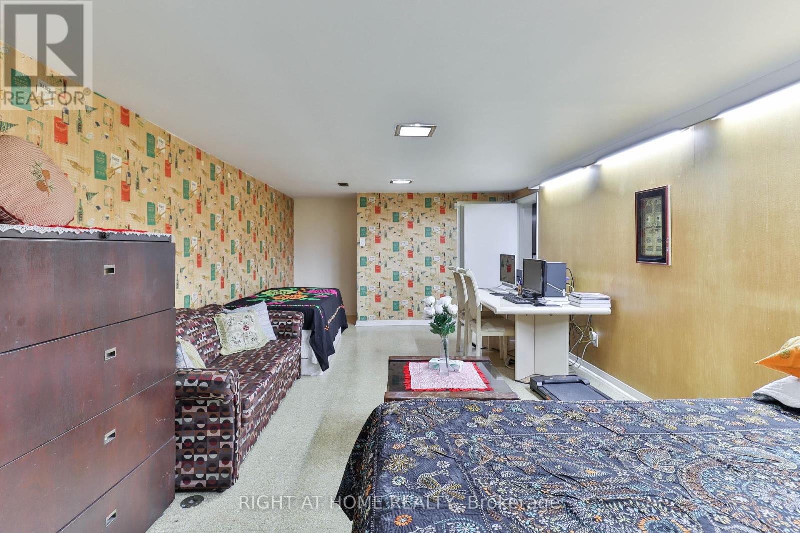106 Grandravine Drive, Toronto, Ontario  M3J 1B4 - Photo 47 - W12366304
