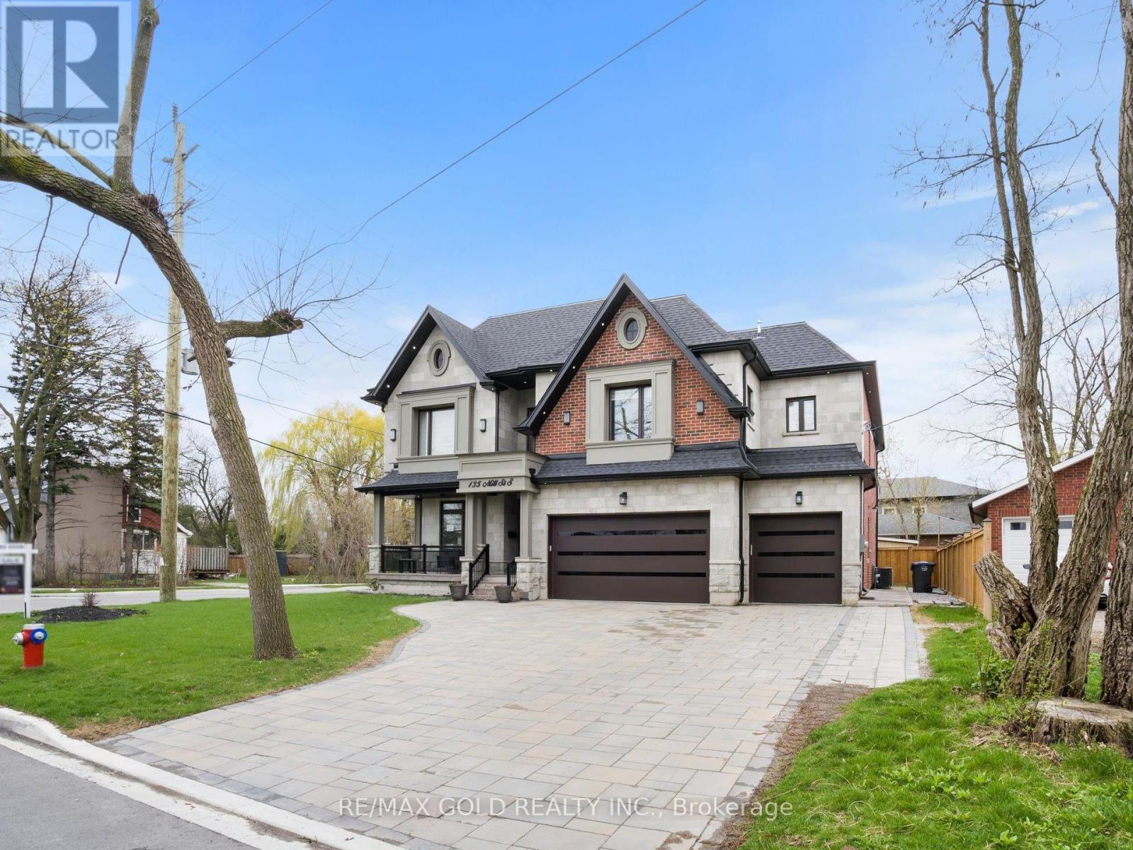 135 Mill Street S, Brampton (Downtown Brampton), Ontario  L6Y 1T4 - Photo 2 - W12366325
