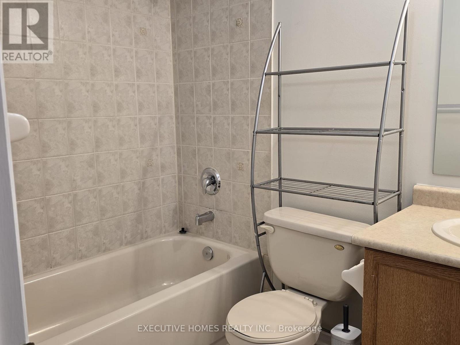 41 - 5050 Intrepid Drive, Mississauga, Ontario  L5M 0E8 - Photo 13 - W12355640