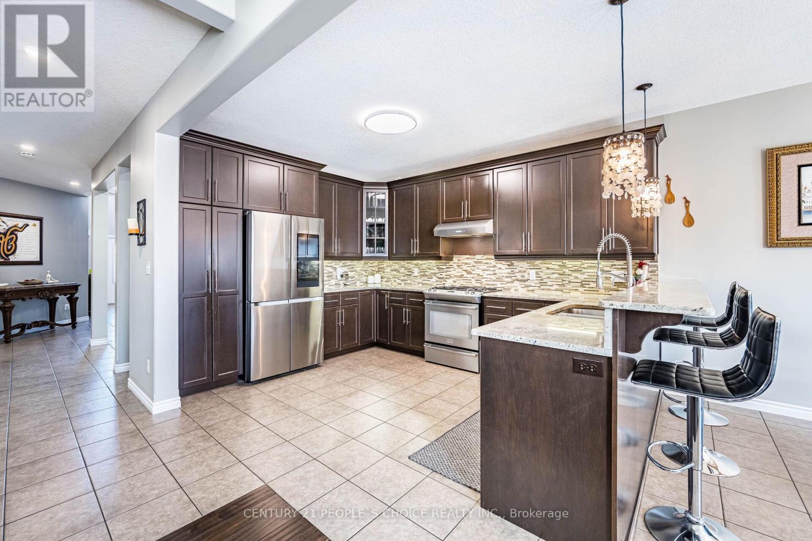 946 Pebblecreek Court N, Kitchener, Ontario  N2A 0C5 - Photo 13 - X12366262