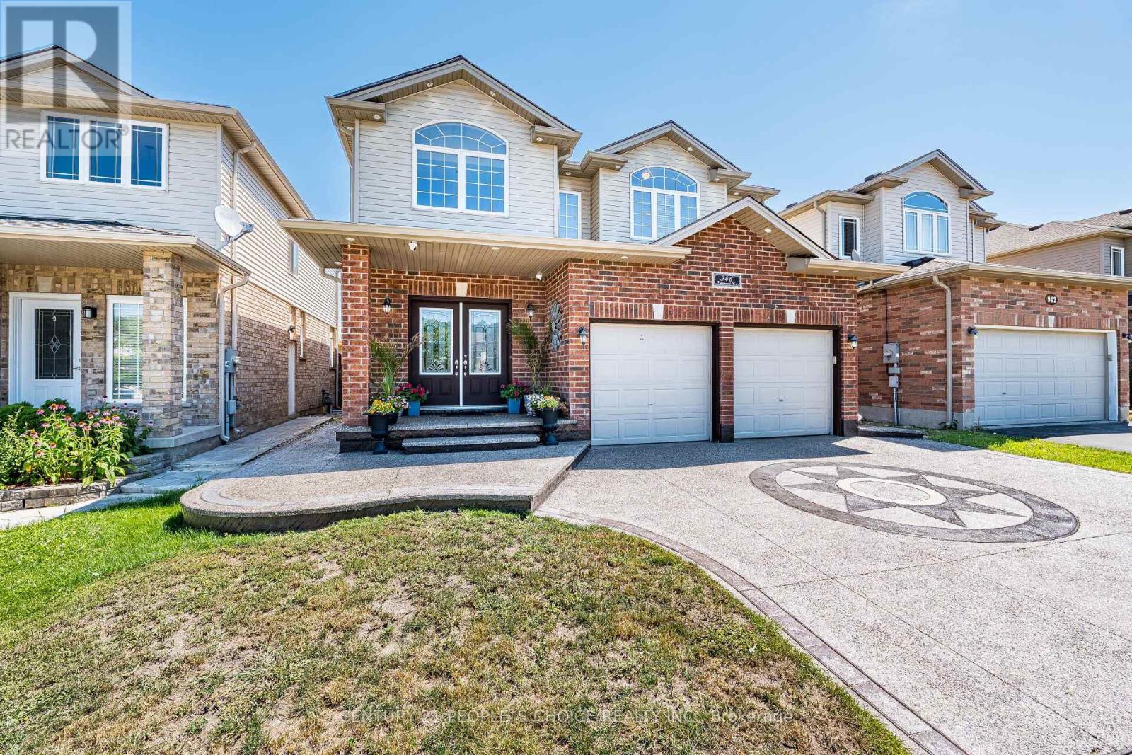 Property at 946 PEBBLECREEK COURT N image 2