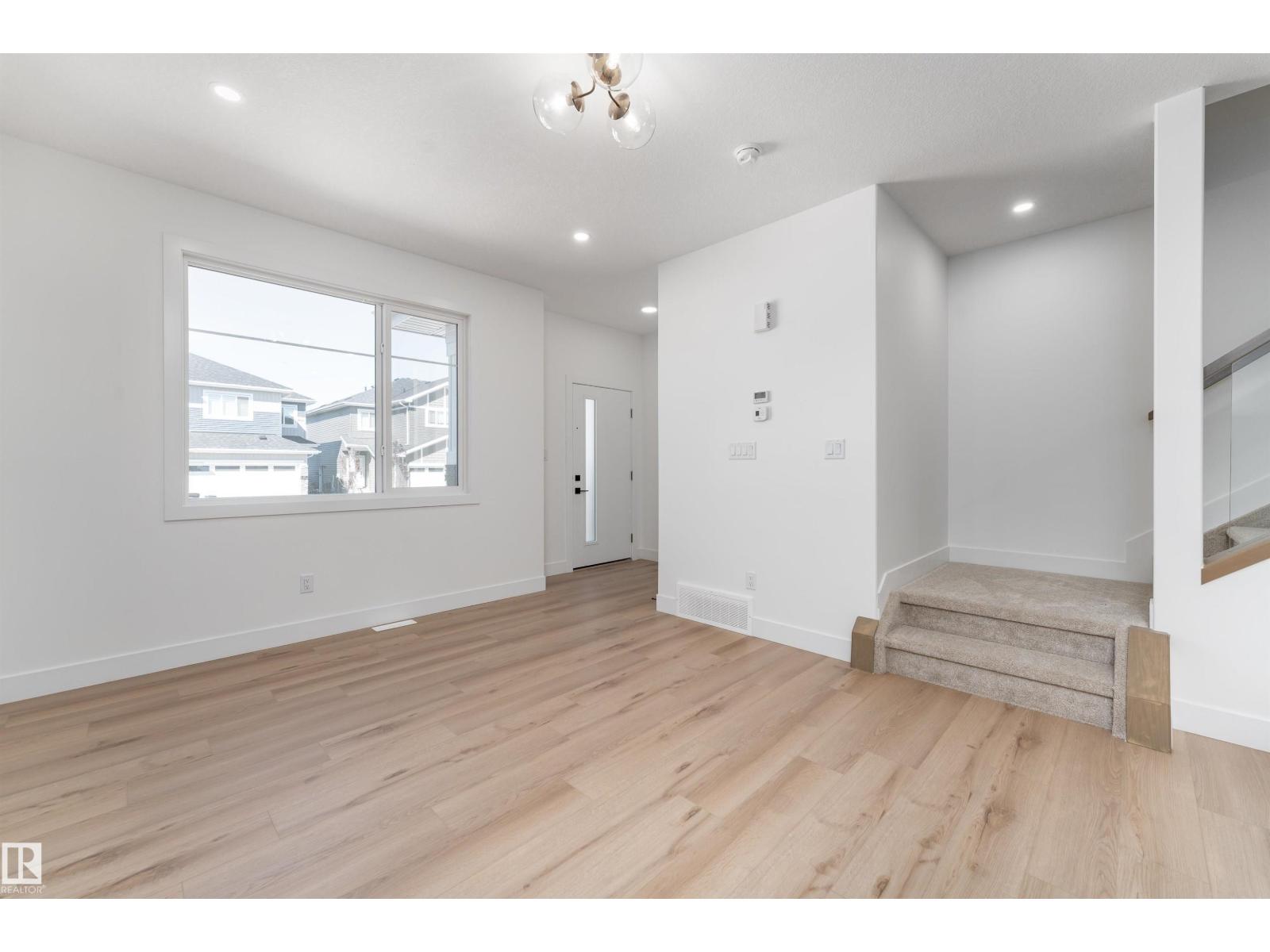 3117 Magpie Wy Nw, Edmonton, Alberta  T5S 0V3 - Photo 3 - E4454829