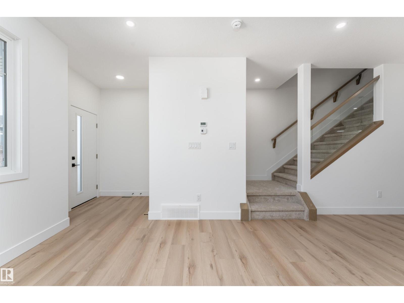 3117 Magpie Wy Nw, Edmonton, Alberta  T5S 0V3 - Photo 4 - E4454829