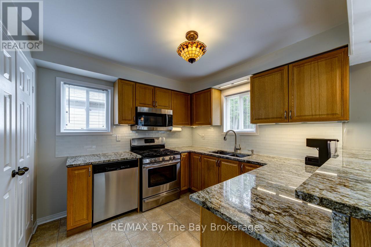 29 Cranberry Heights, Wasaga Beach, Ontario  L9Z 1M9 - Photo 14 - S12366533