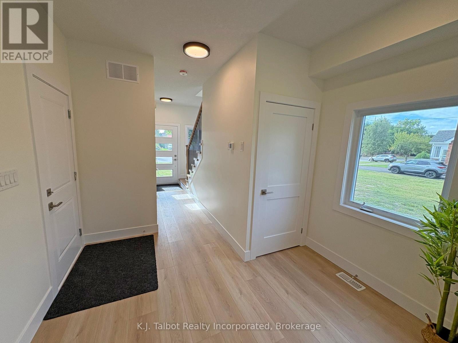 201 South Street, Goderich, Ontario  N7A 3M2 - Photo 5 - X12366470