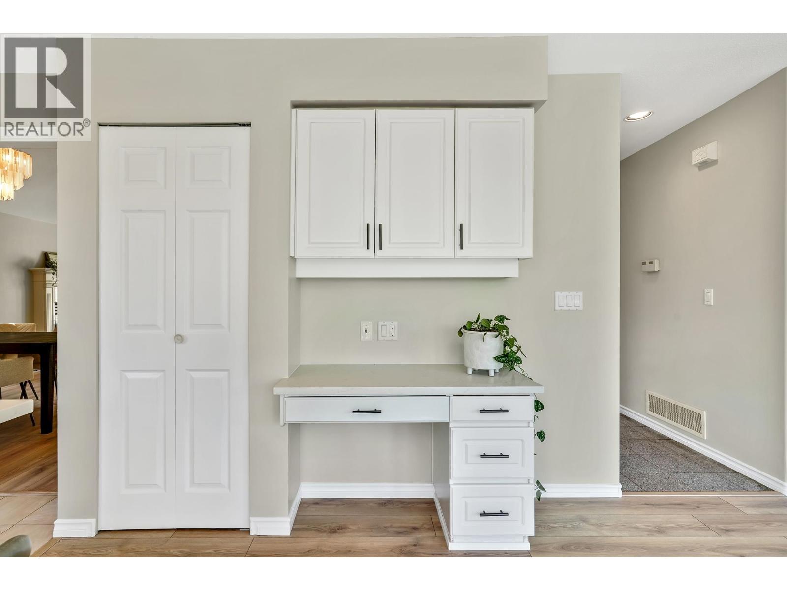 2161 Drawbridge Close, Port Coquitlam, British Columbia  V3C 6H9 - Photo 16 - R3040000