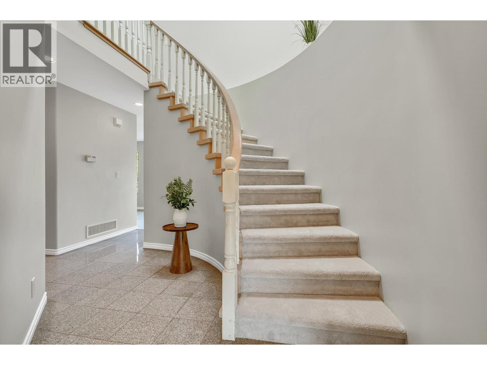 2161 Drawbridge Close, Port Coquitlam, British Columbia  V3C 6H9 - Photo 18 - R3040000