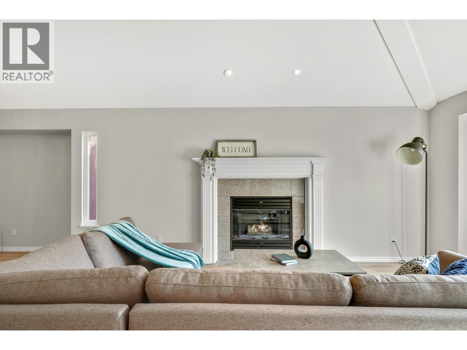 2161 Drawbridge Close, Port Coquitlam, British Columbia  V3C 6H9 - Photo 5 - R3040000