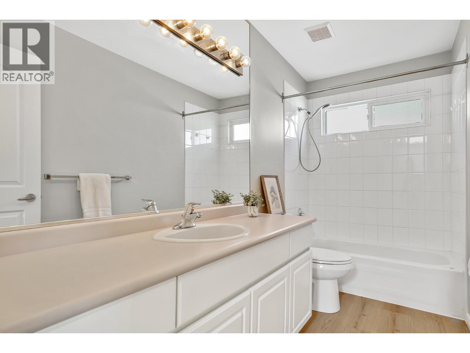 2161 Drawbridge Close, Port Coquitlam, British Columbia  V3C 6H9 - Photo 31 - R3040000