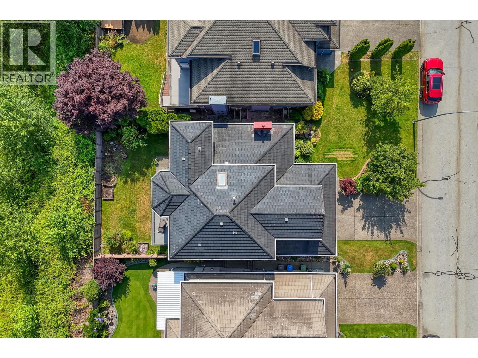 2161 Drawbridge Close, Port Coquitlam, British Columbia  V3C 6H9 - Photo 2 - R3040000