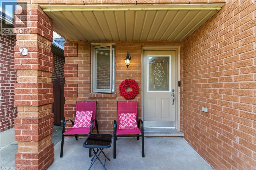 35 Jacqueline Boulevard, Hamilton, Ontario  L9B 2R1 - Photo 4 - 40763864