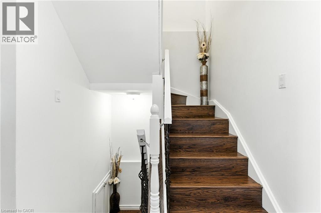 35 Jacqueline Boulevard, Hamilton, Ontario  L9B 2R1 - Photo 12 - 40763864