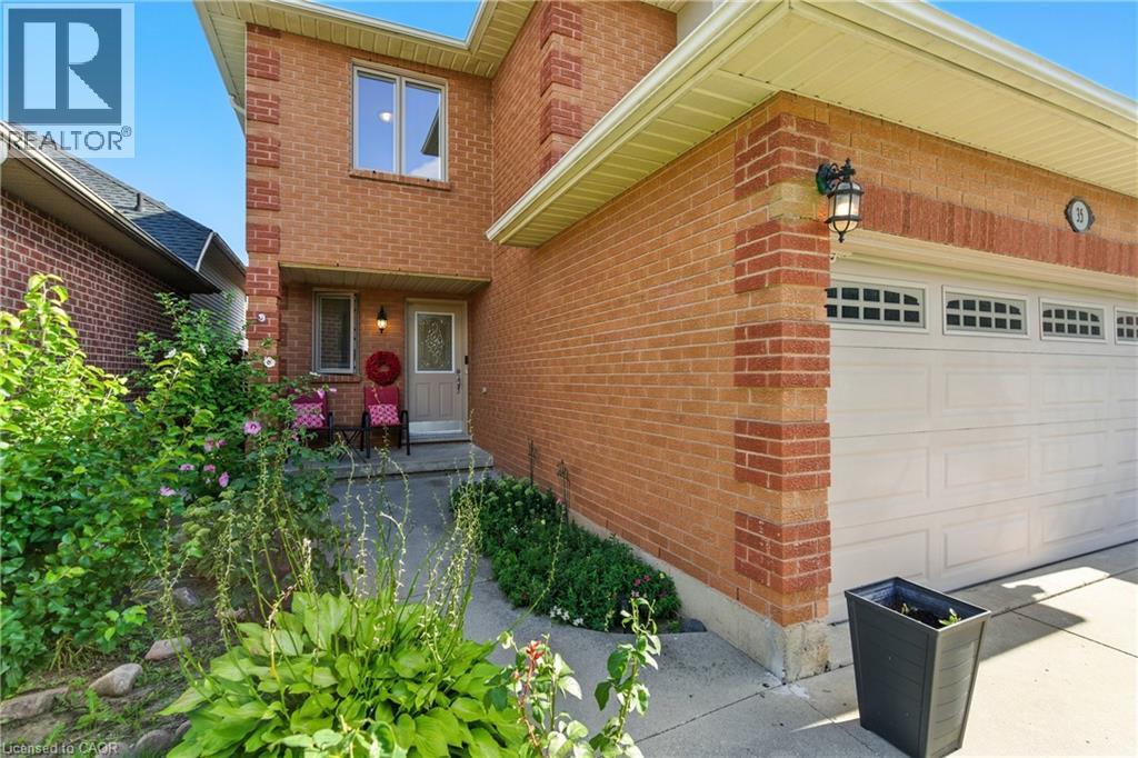35 Jacqueline Boulevard, Hamilton, Ontario  L9B 2R1 - Photo 3 - 40763864