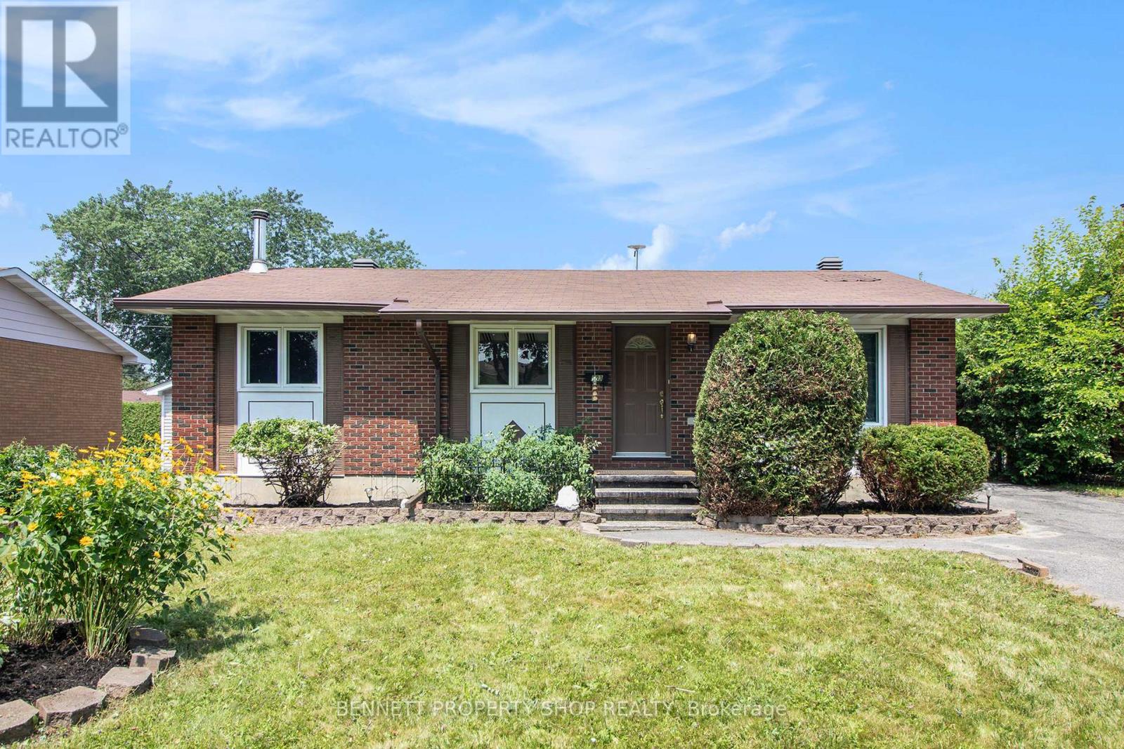 Property at 303 GLENEAGLES AVENUE image 1