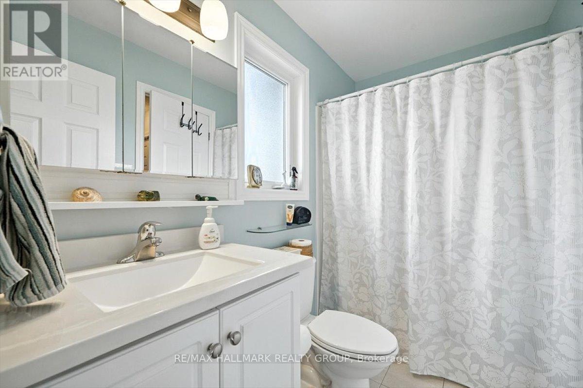 40 Lee Avenue, Smiths Falls, Ontario  K7A 0A2 - Photo 15 - X12366488