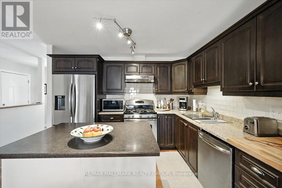 40 Lee Avenue, Smiths Falls, Ontario  K7A 0A2 - Photo 4 - X12366488