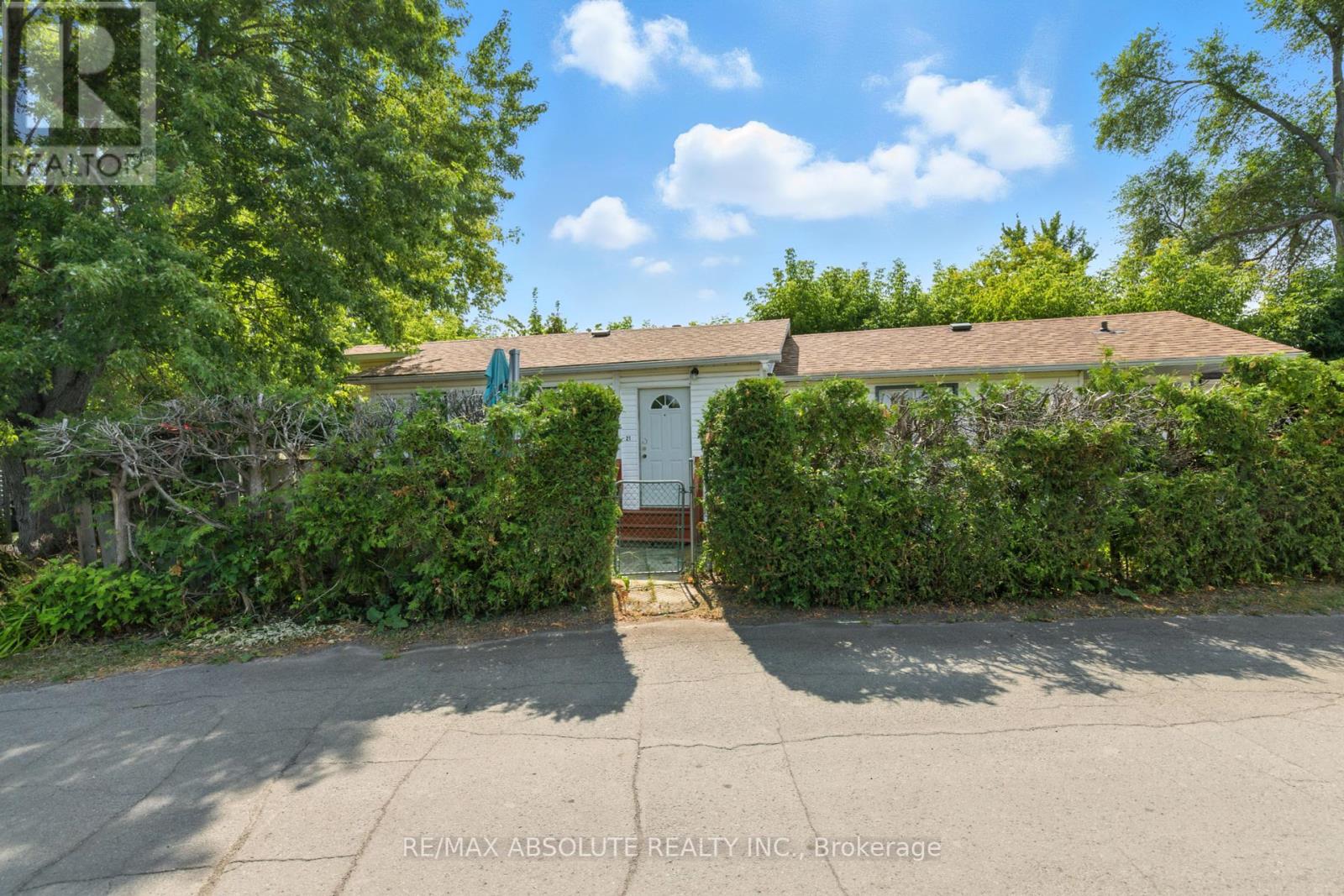 21 Bonner Street, Ottawa, Ontario  K2H 7S9 - Photo 19 - X12366493