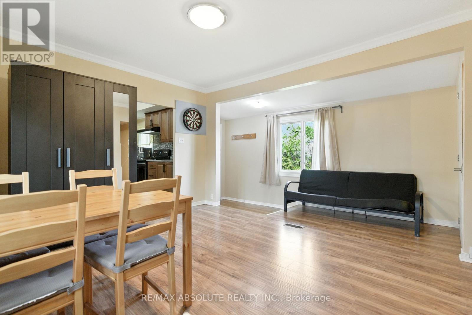 21 Bonner Street, Ottawa, Ontario  K2H 7S9 - Photo 5 - X12366493